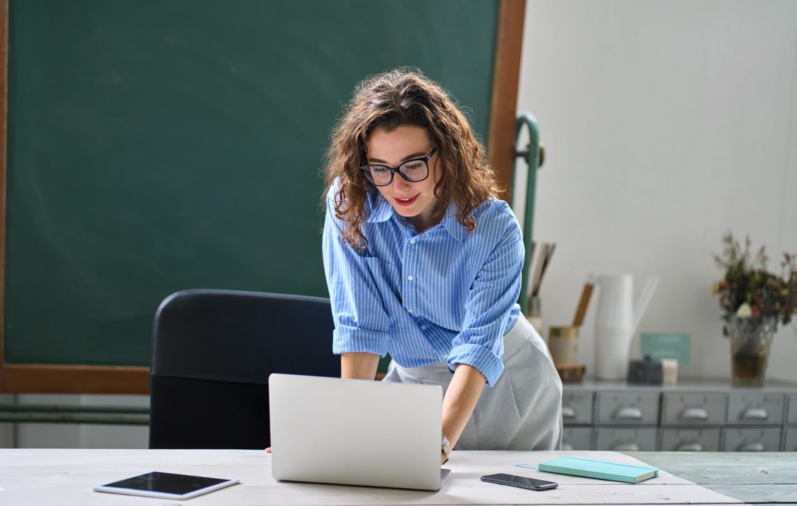 A UTVA teacher supporting a student online